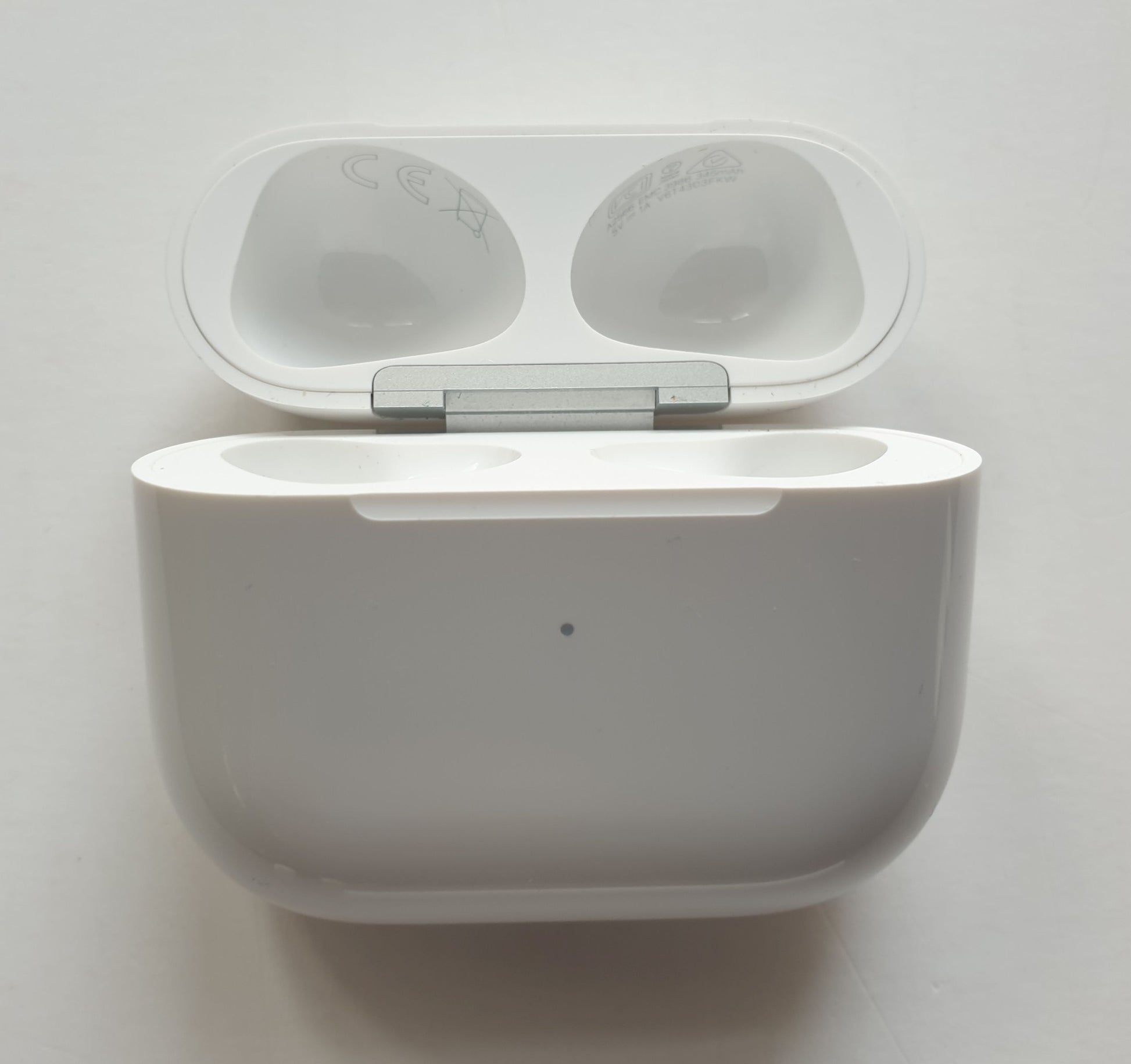 Apple AirPods 3. Generation Ladecase - Quipment Swiss