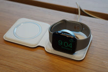 Lade das Bild in den Galerie-Viewer, Apple MagSafe Duo Wireless Charger - Quipment Swiss
